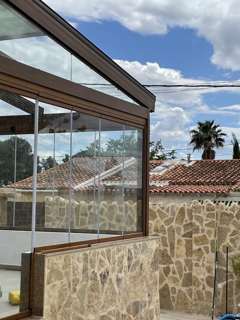 Cortinas de cristal: Terraza elegante y cómoda 1 Cristal