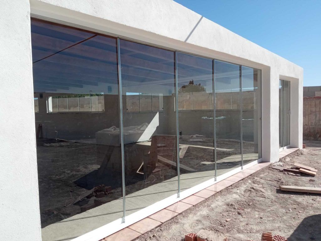 Cortinas de Cristal: Una solución elegante 6 Cortinas de Cristal Plegable