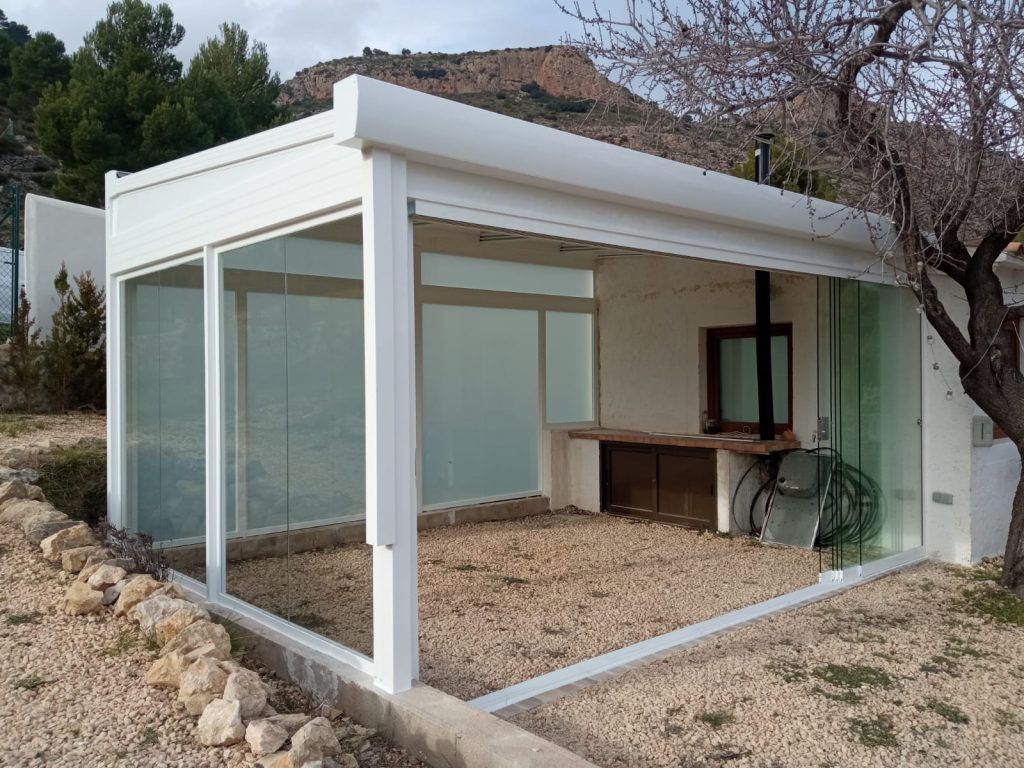 Cortinas antirreflectantes: mejora visibilidad y confort en tu hogar 3 Cortinas de cristal antirreflectantes Visibilidad y confort